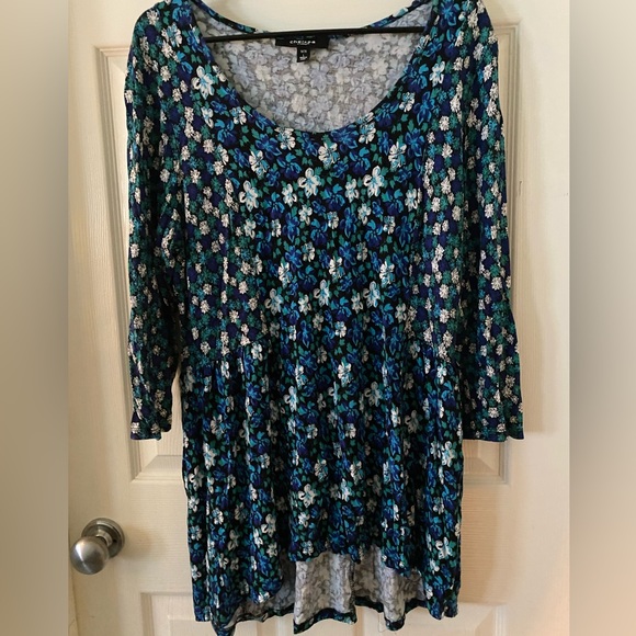 Chelsea high low Tunic top - Picture 1 of 2